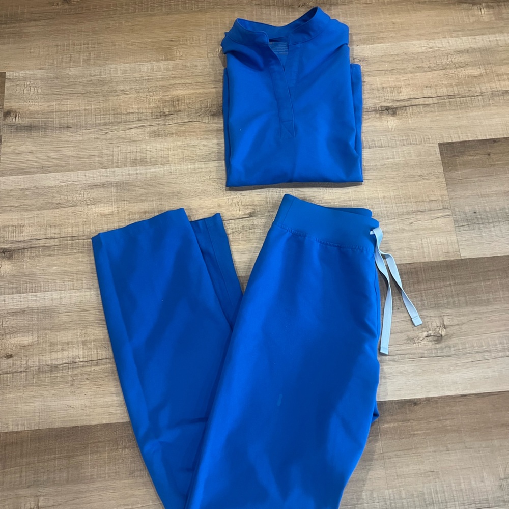 Figs scrub set